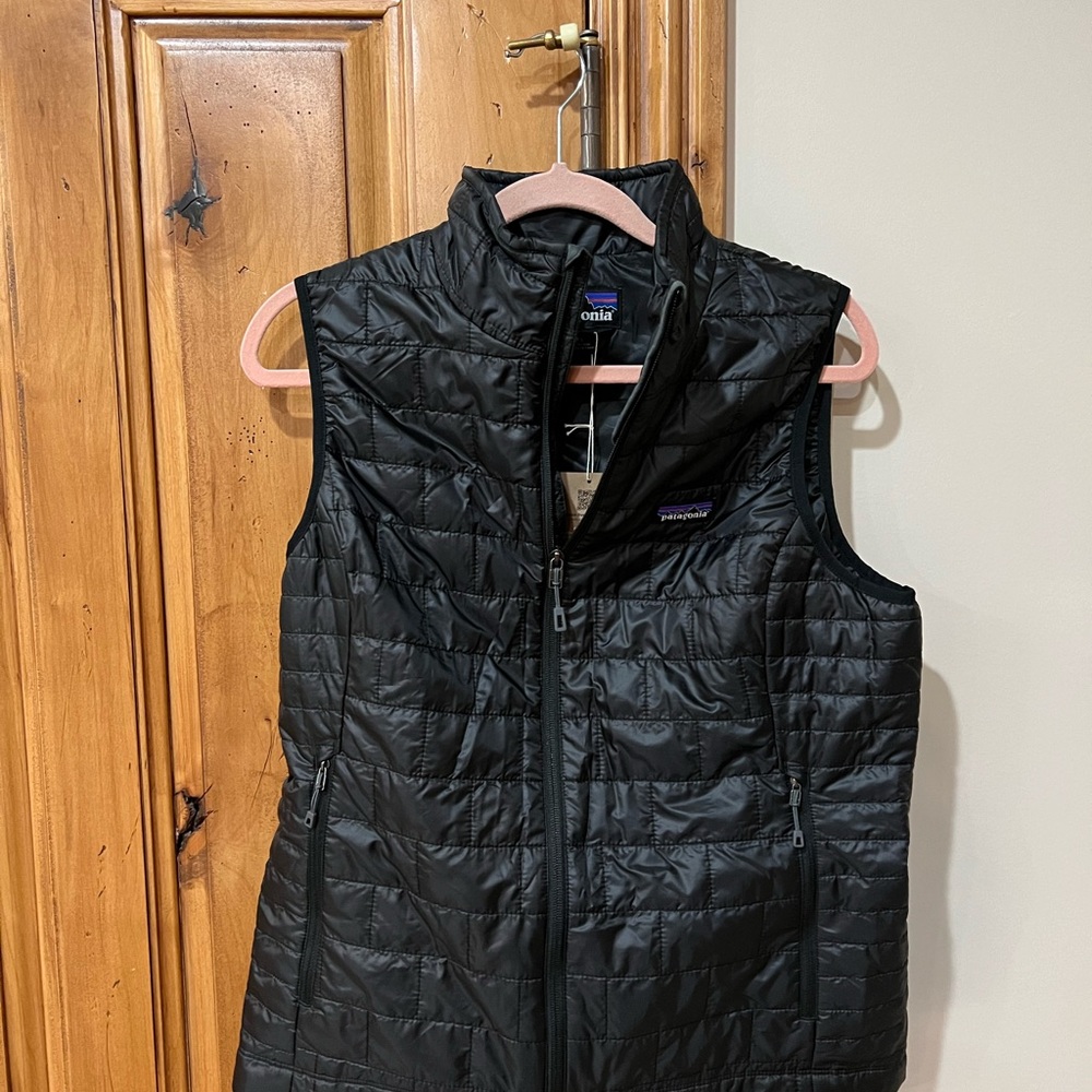 Patagonia Black nano puff Vest. Size large. NWTS